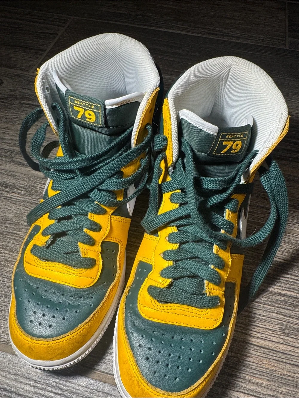 Nike Terminator High Seattle Super Sonics Men’s Green and Yellow